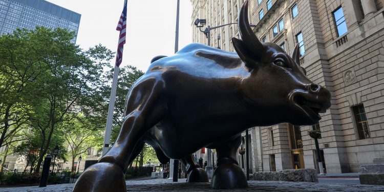 Dow cuts gain by half, Big Tech sells off, oil highest since March