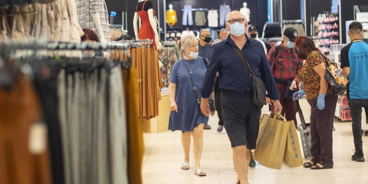 Face coverings should not be mandatory in shops, says Cabinet minister