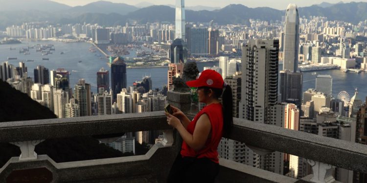 Facebook, WhatsApp Suspending Review of Hong Kong Requests for User Data