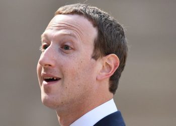 Photos of Mark Zuckerberg wearing sunscreen, surfing in Hawaii go viral: