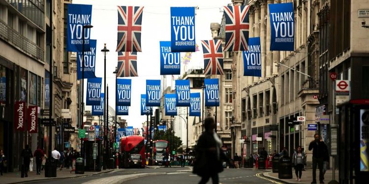 Johnson Vows No Second Lockdown, Asks Cabinet Back to Work