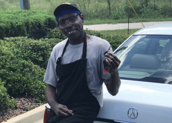 Taco Casa employee gifted car by Good Samaritan