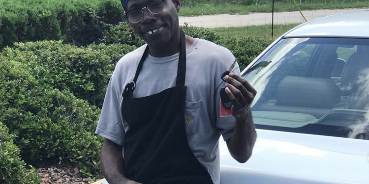 Taco Casa employee gifted car by Good Samaritan