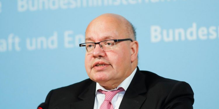 German economy minister sees economic recovery from October