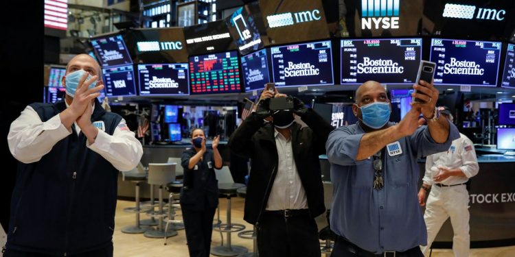 For the Economy and Stock Markets, Expect a Second Half of Fits and Starts