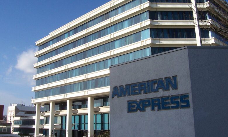 Photo of The issuer of American Express plastic cards rose in price after the report