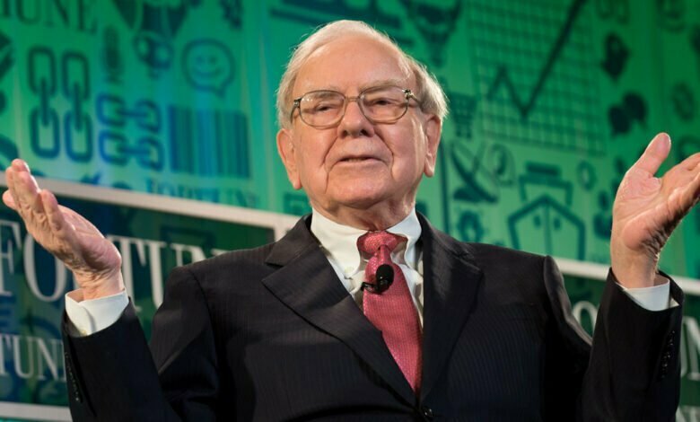 Photo of Warren Buffett earned more than $120 billion on the growth of Apple shares